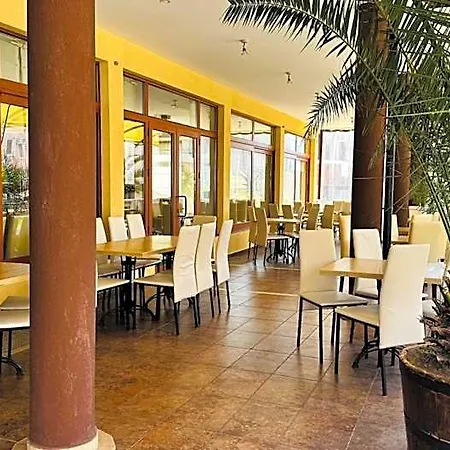 Hotell Eos 2*