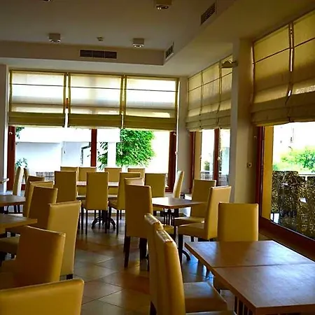 Hotell Eos 2*