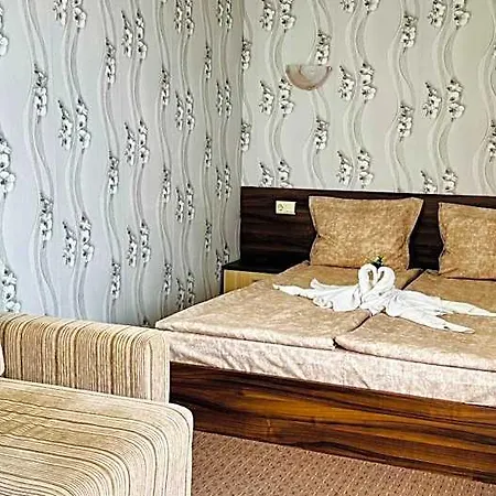 Eos Hotell 2*